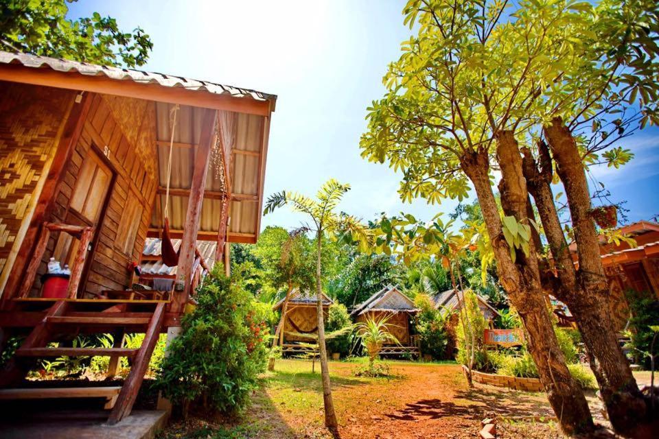 O K Chawkoh Bungalow Ko Lanta Exteriör bild